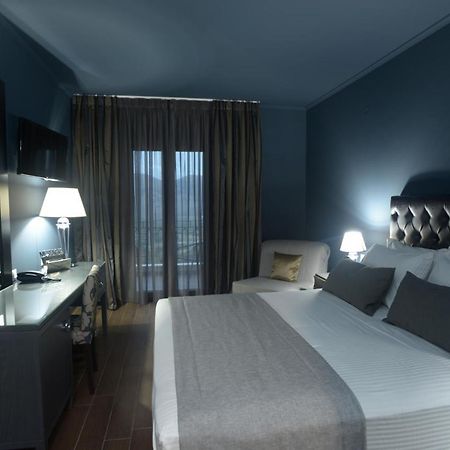 Theasis Hotel Paramythia Luaran gambar